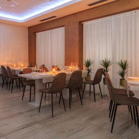Hotel Maksim Herceg Novi Extérieur photo