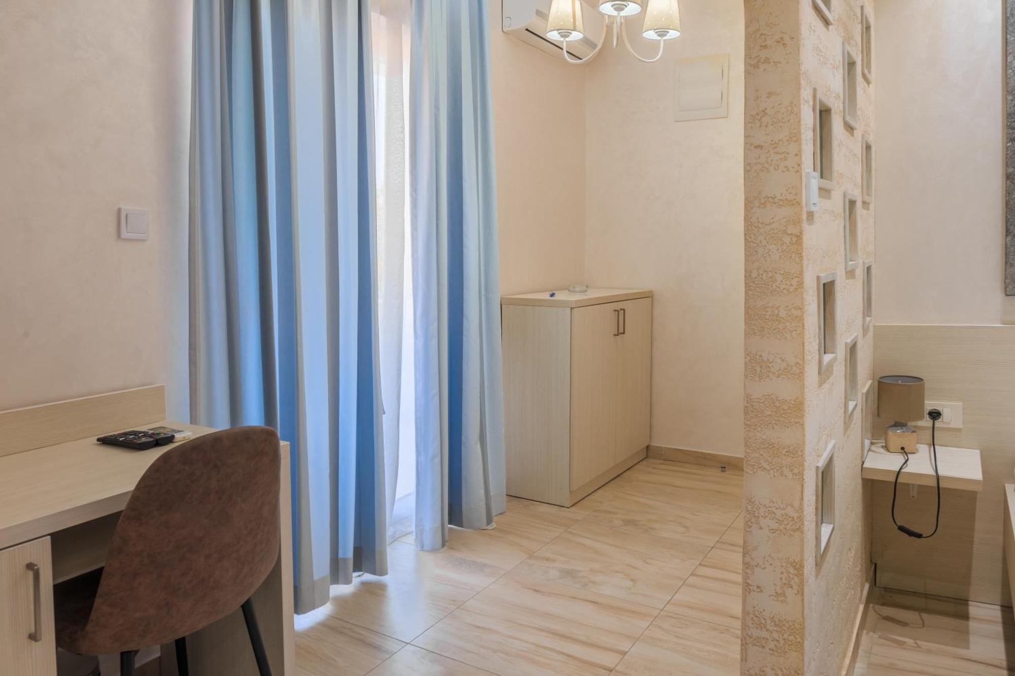 Hotel Maksim Herceg Novi Extérieur photo