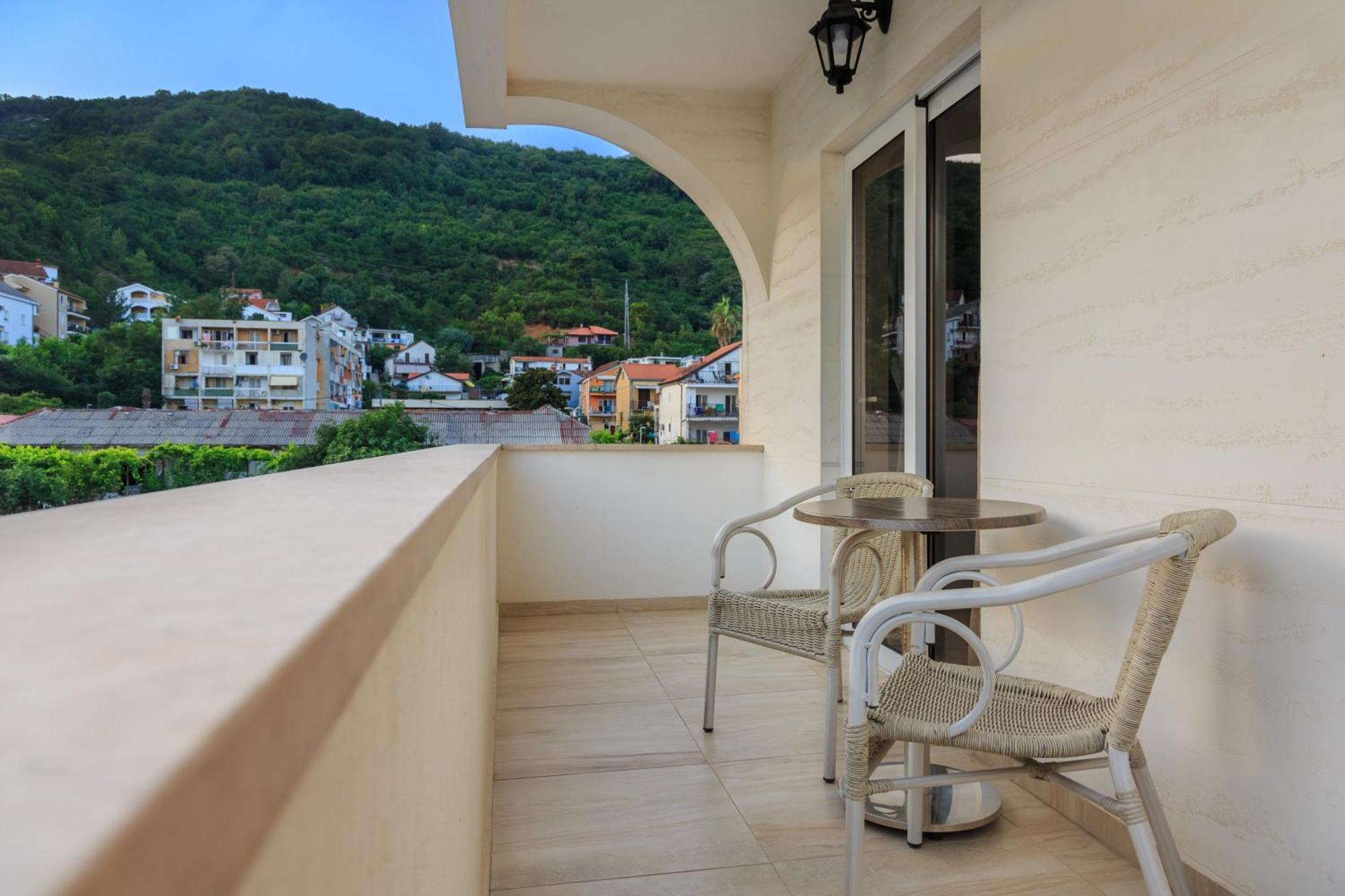 Hotel Maksim Herceg Novi Extérieur photo
