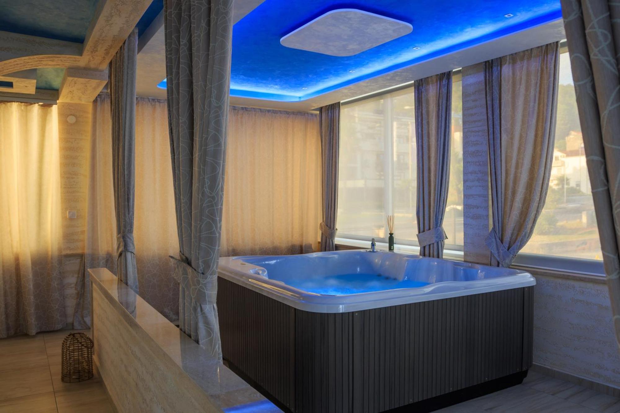 Hotel Maksim Herceg Novi Extérieur photo