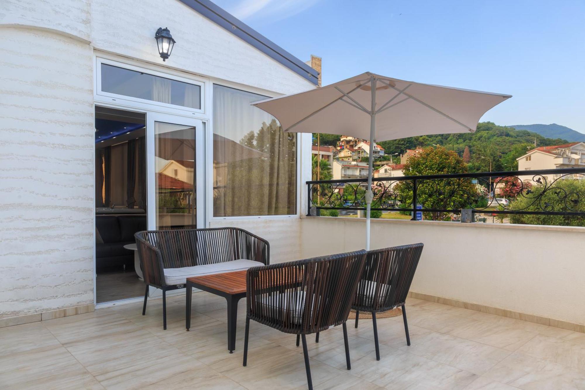 Hotel Maksim Herceg Novi Extérieur photo